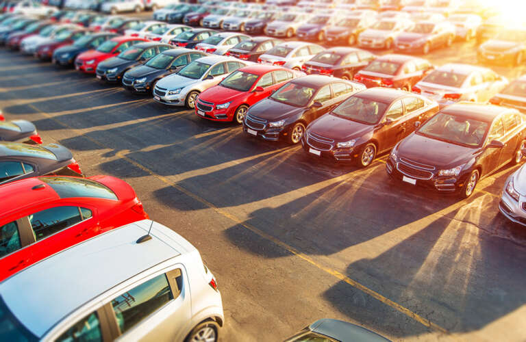 How to Safely Bid at a Car Auction
