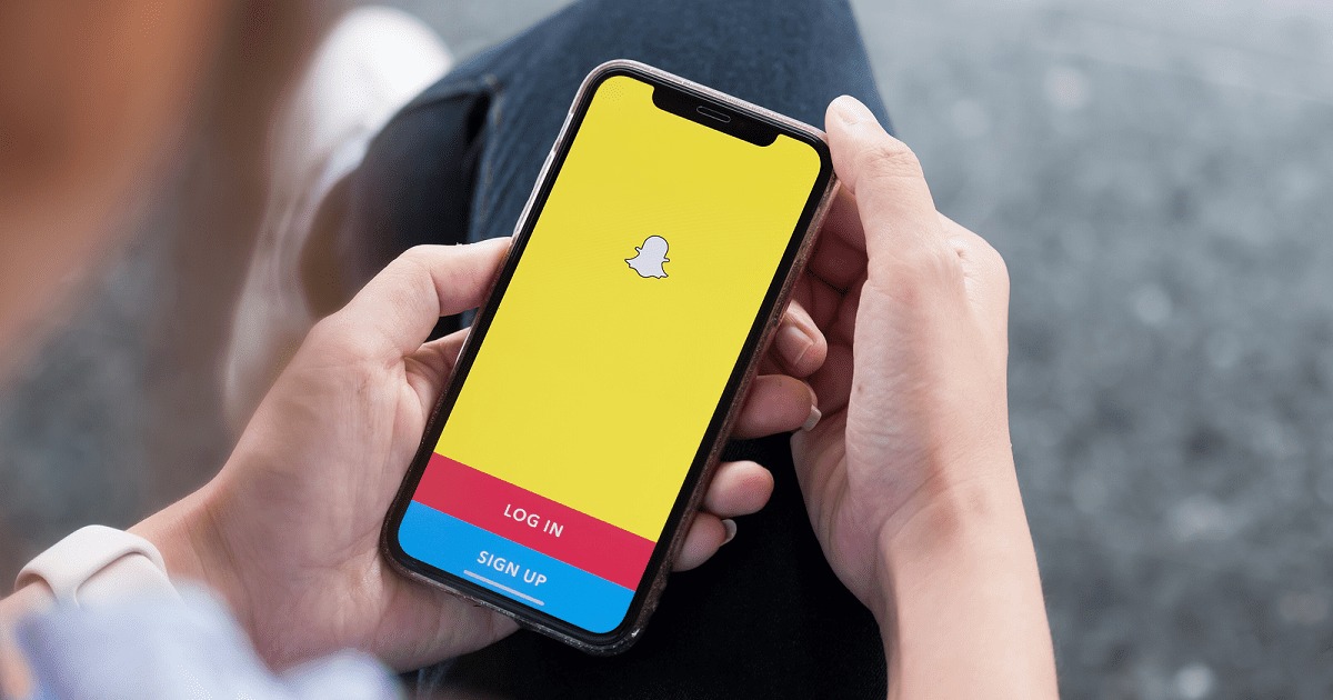 How to Log Into Someone’s Snapchat Without Logging Them Out