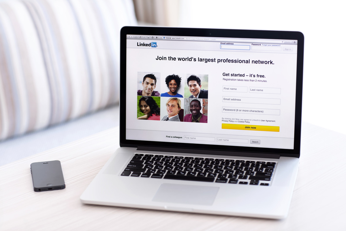 Best Sites To Buy LinkedIn Comments
