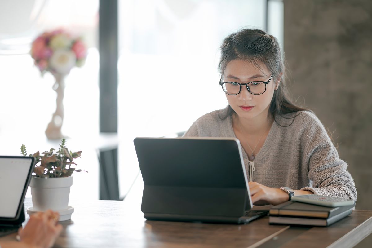 Leveraging LMS for Mobile Learning Leveraging LMS for Mobile Learning